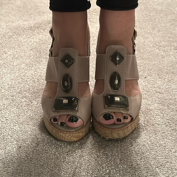 Banana Republic Beige Wedged Sandals - Picture 3 of 8